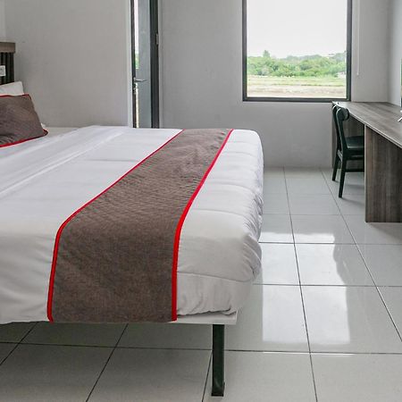 Hotel O Apartment Riverdale Cikarang Near Sgc Mall Bekasi Kültér fotó