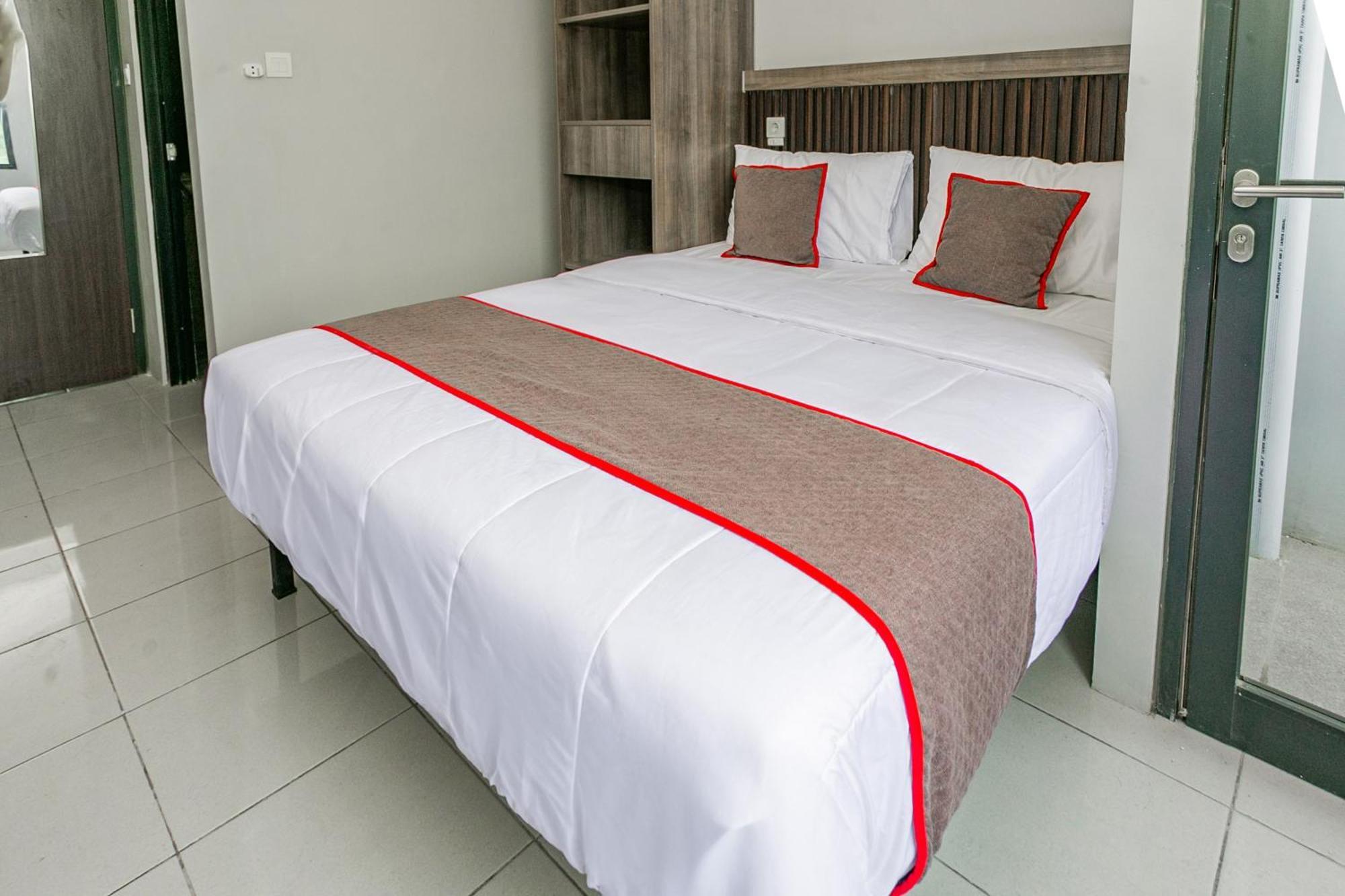 Hotel O Apartment Riverdale Cikarang Near Sgc Mall Bekasi Kültér fotó