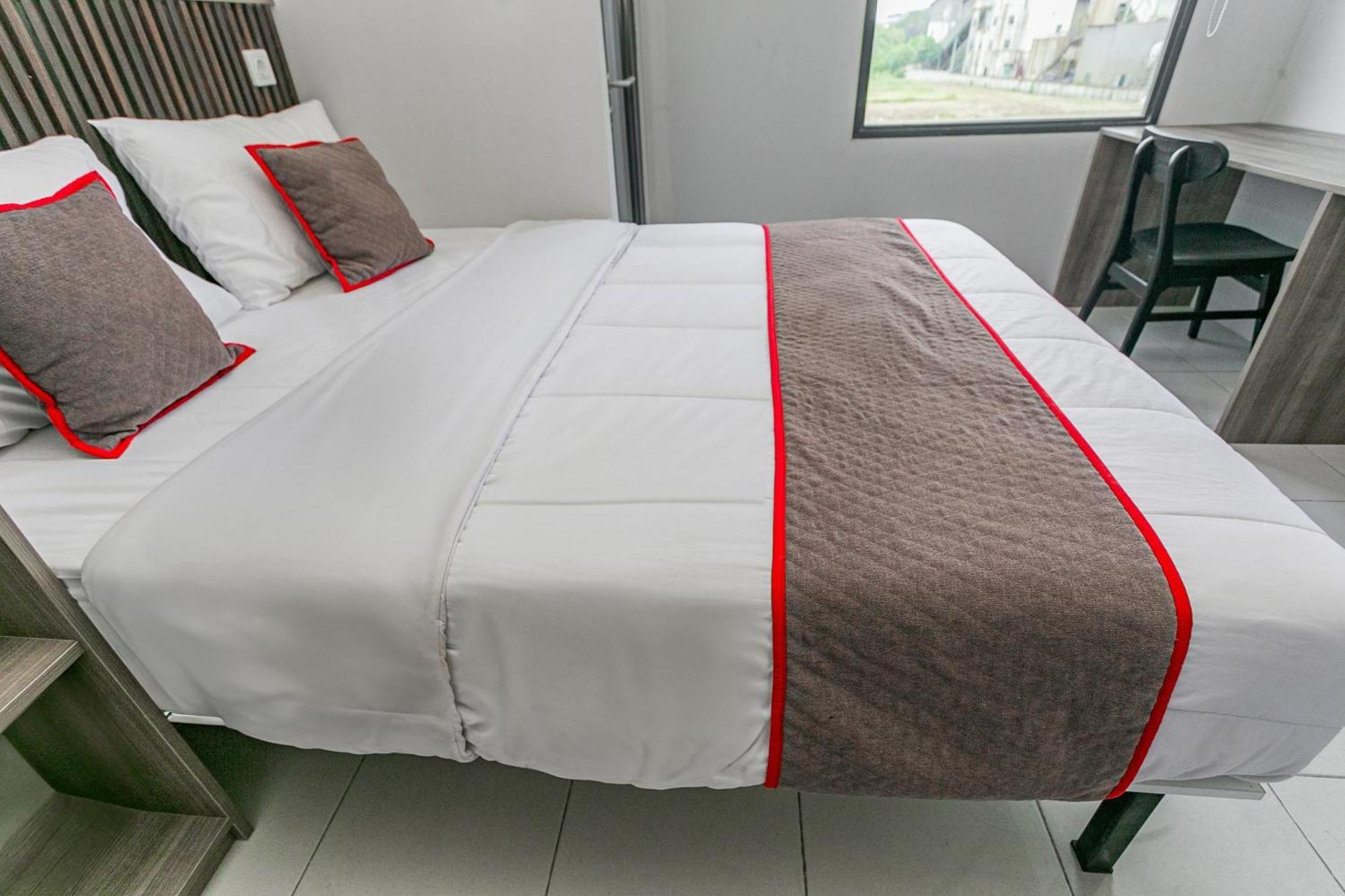 Hotel O Apartment Riverdale Cikarang Near Sgc Mall Bekasi Kültér fotó