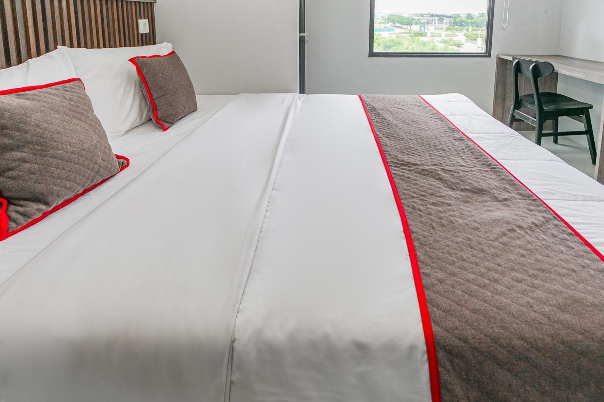 Hotel O Apartment Riverdale Cikarang Near Sgc Mall Bekasi Kültér fotó
