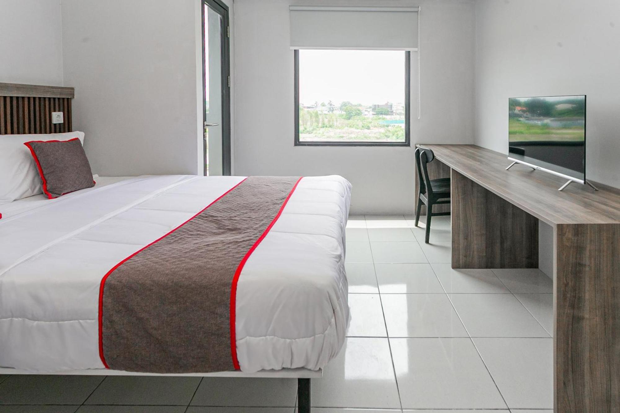 Hotel O Apartment Riverdale Cikarang Near Sgc Mall Bekasi Kültér fotó