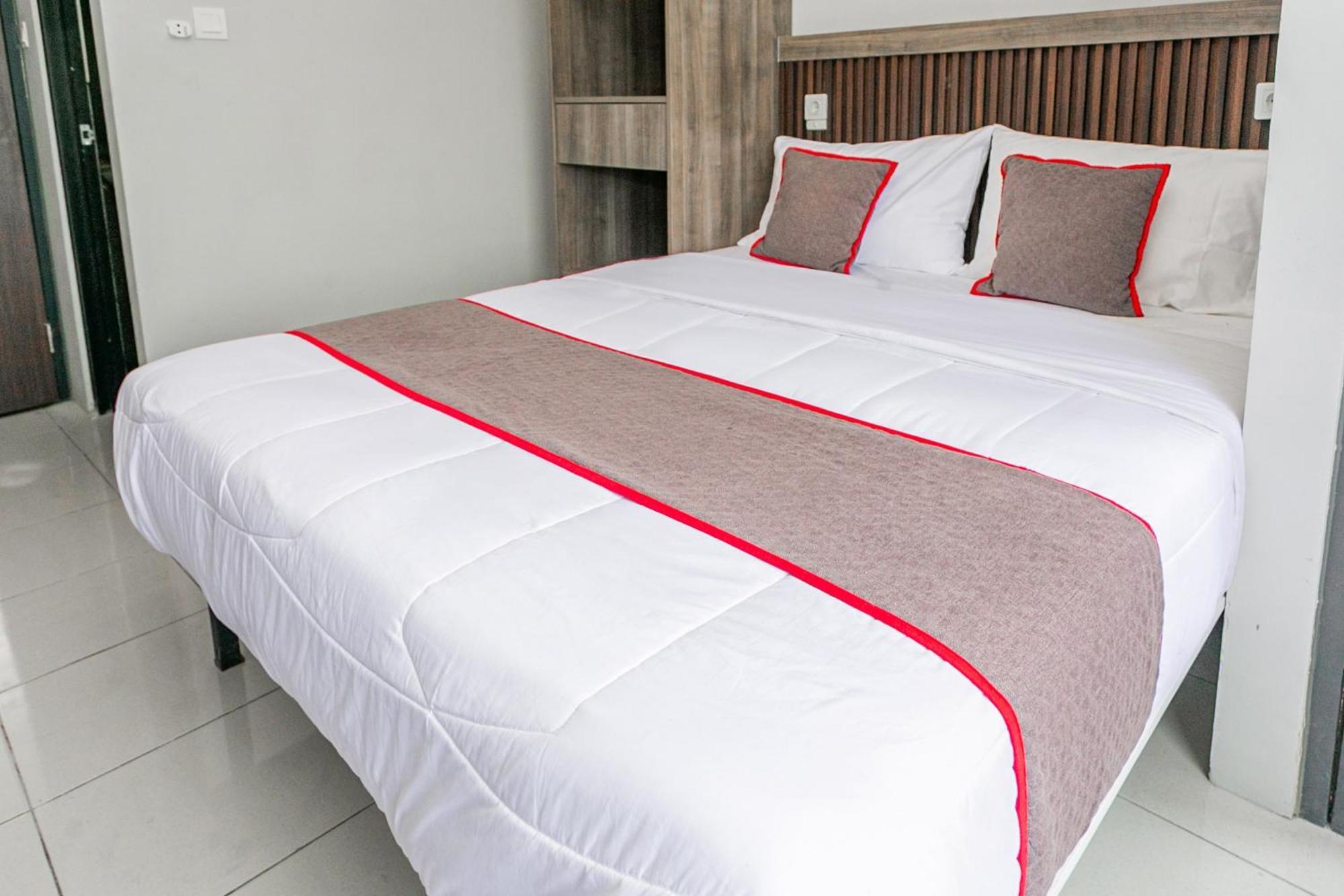 Hotel O Apartment Riverdale Cikarang Near Sgc Mall Bekasi Kültér fotó
