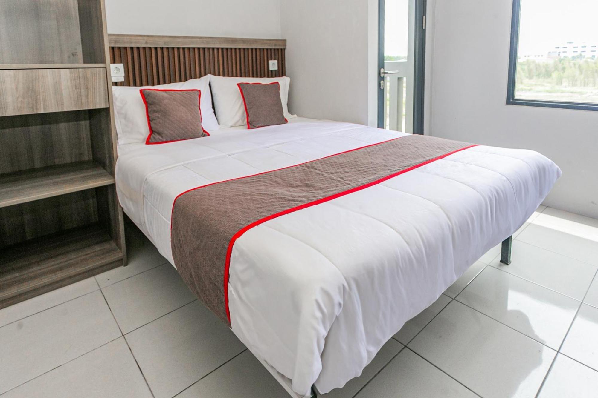 Hotel O Apartment Riverdale Cikarang Near Sgc Mall Bekasi Kültér fotó